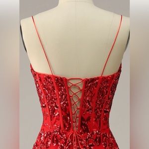 Beautiful and elegant prom/evening dress.